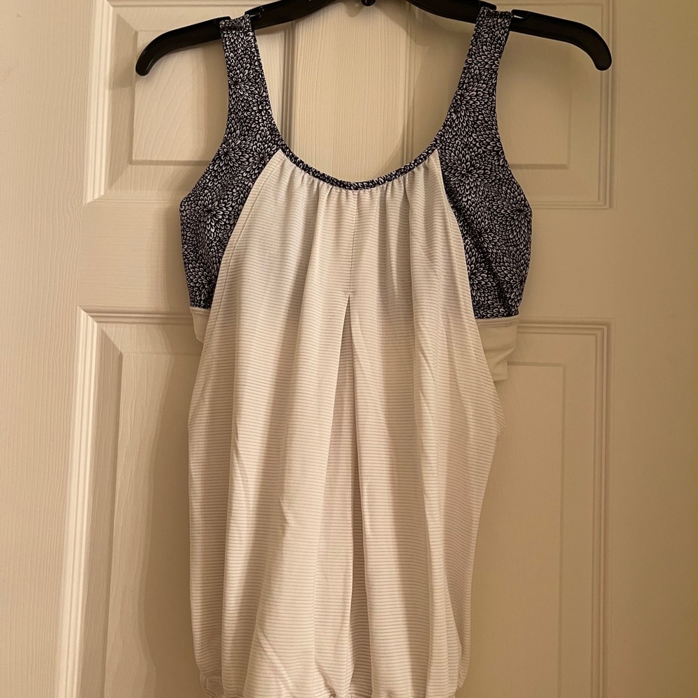 Lululemon 2-in-1 tank, size 6